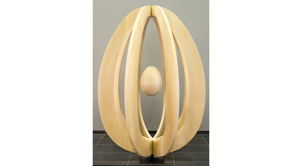 "Hyper Ovum", legno di tiglio cerato, 210 x 150 x 150 cm, inv. 88 AC, 1987